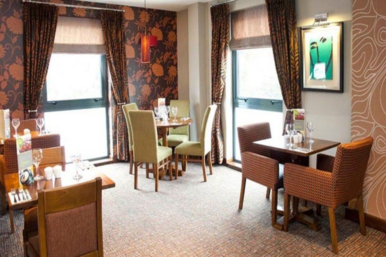 Premier Inn Camberley Exterior foto